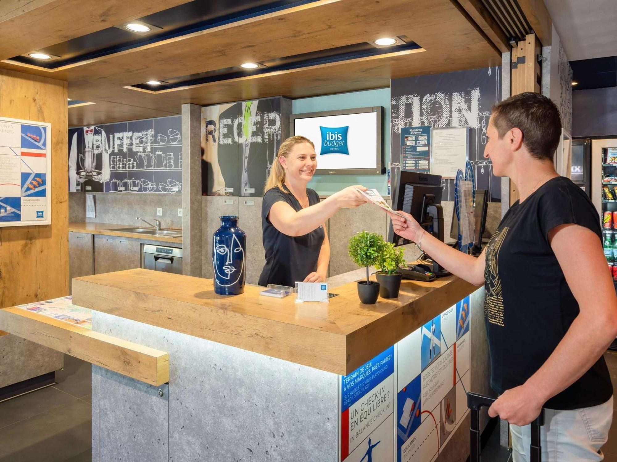 Ibis Budget Manosque Cadarache Ngoại thất bức ảnh